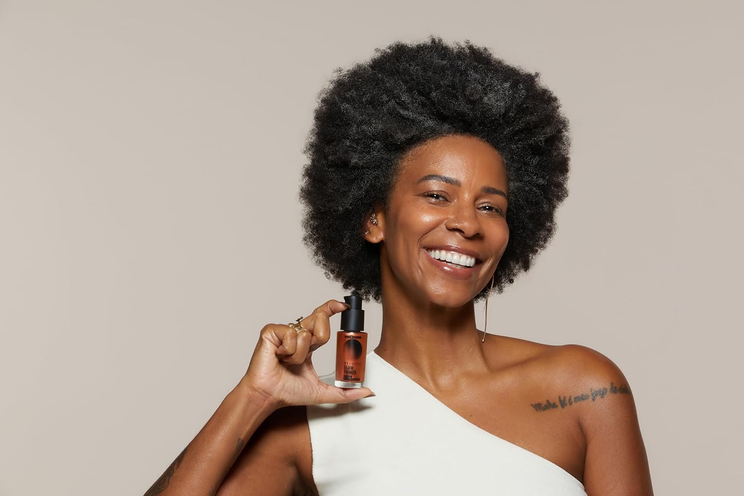 Beyoung Glow Primer Champagne 30ml – Fixa a Maquiagem, Controle de Oleosidade e Efeito Lifting com Niacinamida e Alga Marinha - Imagem 4