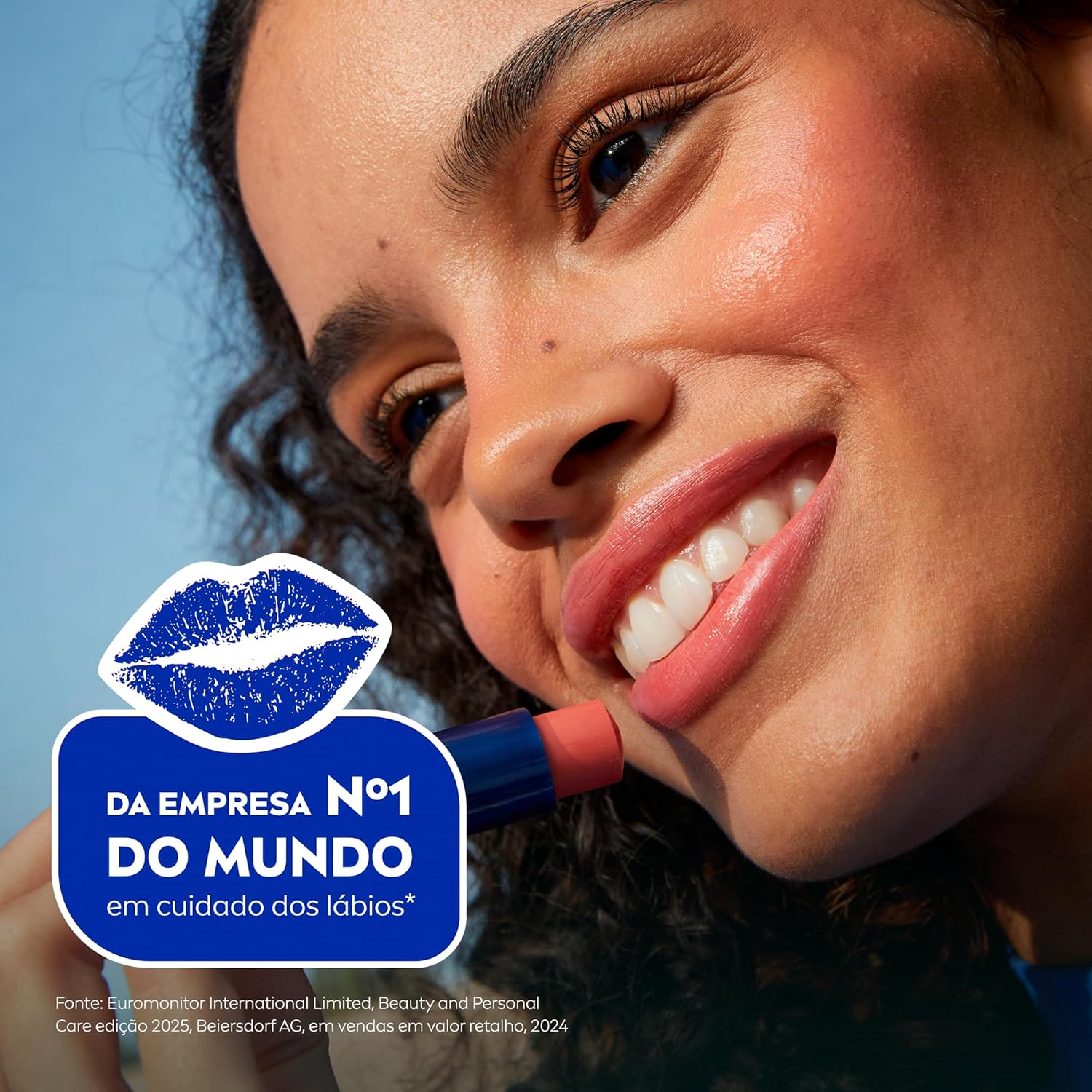 NIVEA Hidratante Labial Hidra Color 3 em 1 Coral 4,8g, Cor Intensa, Hidratação 24h, Proteção UVA/UVB, Lábios e Bochechas - Imagem 8