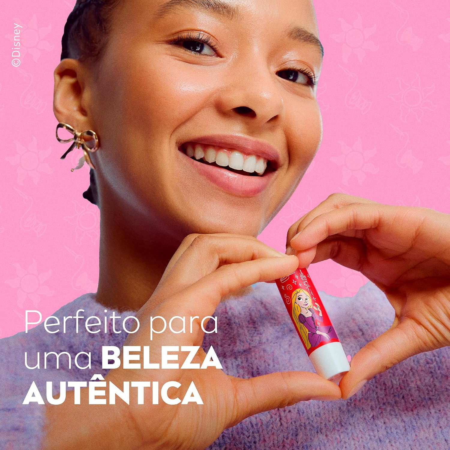 NIVEA Hidratante Labial Morango Silvestre Ed. Limitada Rapunzel Disney® Princesa 4,8g, Hidratação Intensa 24h, Cor Suave, Brilho Delicado, Manteiga de Karité - Imagem 3