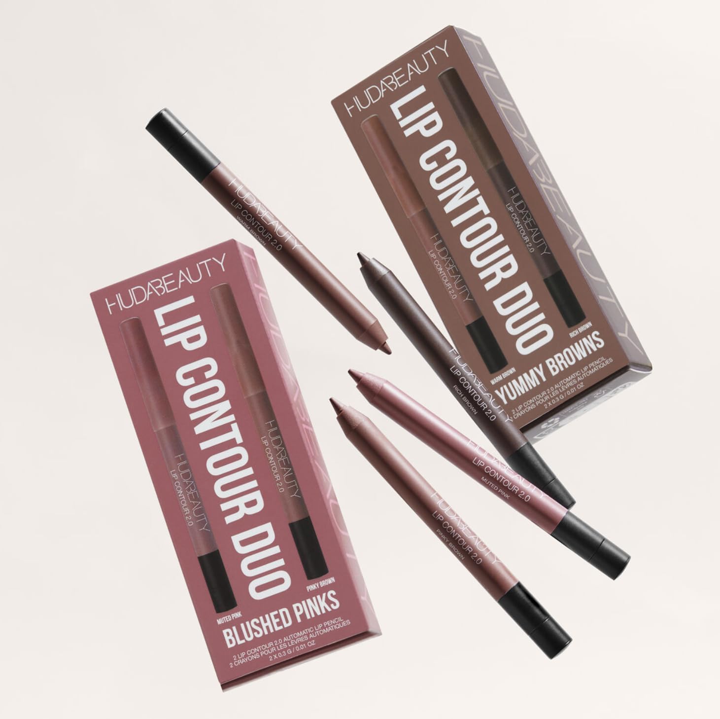 Huda Lip Contour Duo Rosa Blushed - 2 mini lápis labiais em rosa suave e marrom rosado - Imagem 5