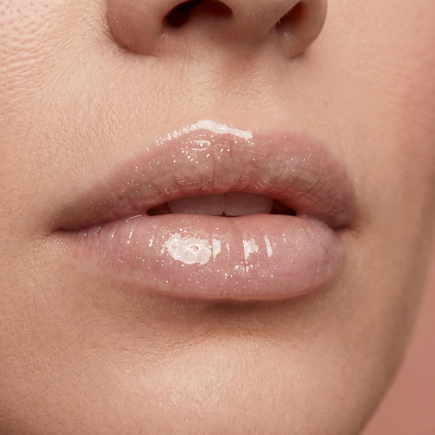 Gloss Labial Cristal Clear Kause Be | Gloss Labial Cristal Clear KAUSE BE | Hidratação e Brilho Natural | Com Ácido Hialurônico e Vitamina E | Textura Confortável | Uso Diário - Imagem 4
