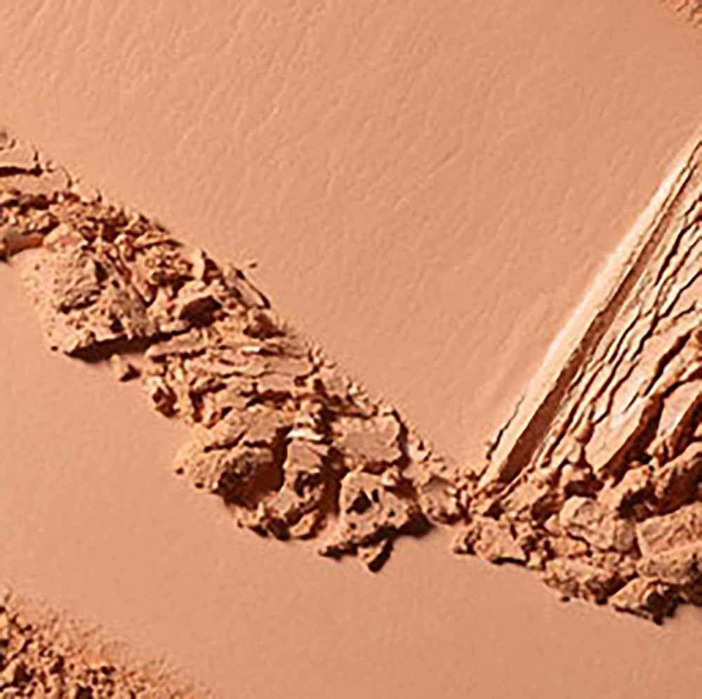 MAC Cosmetics New Formula Studio Fix Powder Plus Foundation 24HR Oil Control NW20 - Imagem 2