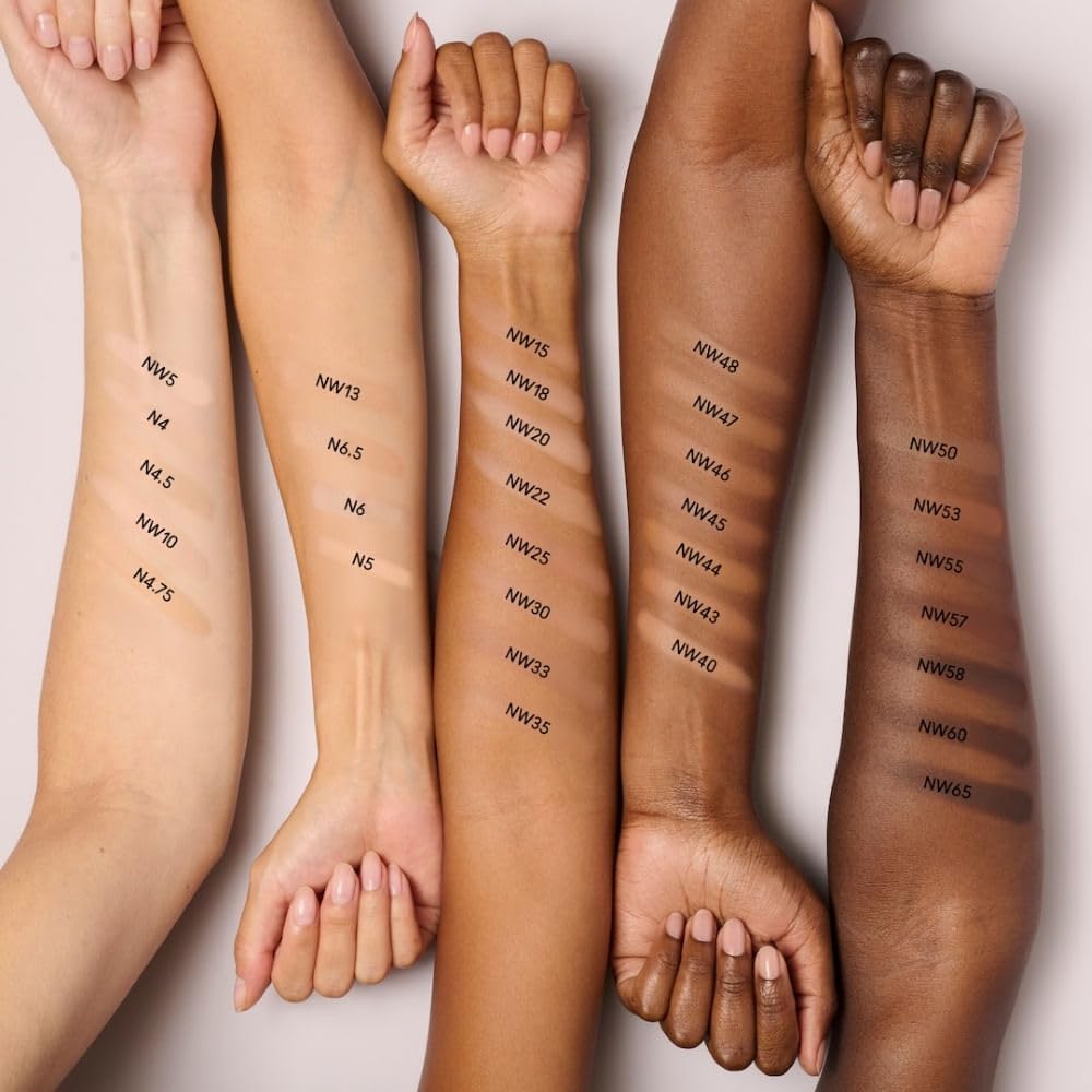 MAC Cosmetics New Formula Studio Fix Powder Plus Foundation 24HR Oil Control NW20 - Imagem 7