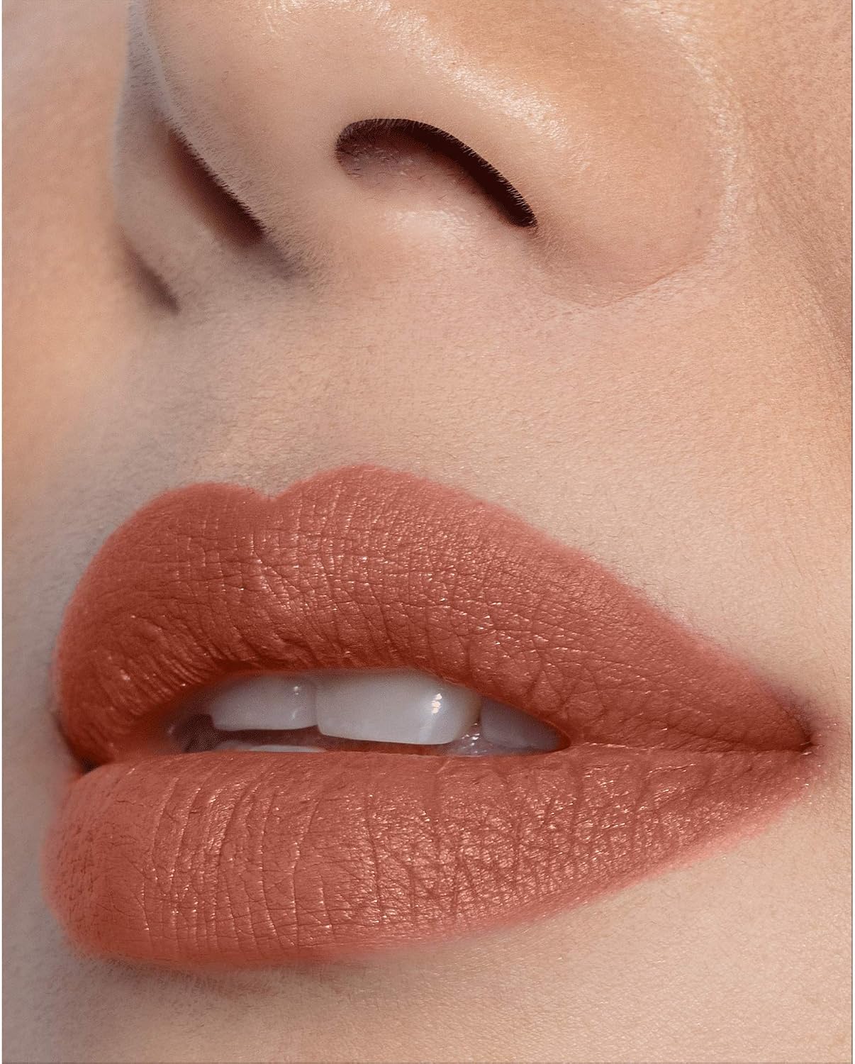 Lápis labial Ludicrous (110 sem toque de recolher) - Cor labial cremosa a fosca de longa duração, fórmula deslizante, vegano e livre de crueldade - Imagem 4